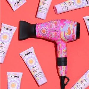 ❌❌❌ SOLD ❌❌❌ Amika BRAND NEW ceo 360 dryer
pink signature print